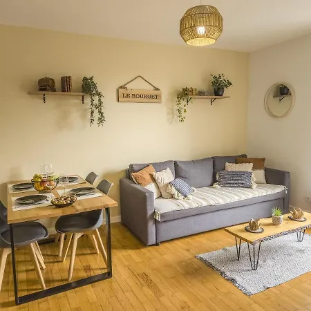Apartment Le Bourget, Grand Proche Du Centre *